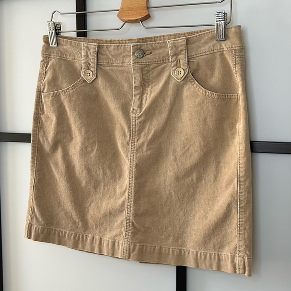 [4] Old Navy y2k Tan Corduroy Mini Skirt w/pockets Women’s - Picture 3 of 7